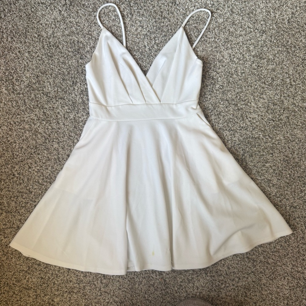 Women’s White Dress